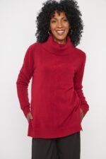SWEATER POLERON CON DETALLE GRABADO Y TAJO