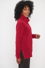 SWEATER POLERON CON DETALLE GRABADO Y TAJO - Image 2