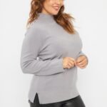 SWEATER MEDIO POLO CON DETALLE BOTONES