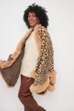CAPA CON PIEL ANIMAL PRINT - Image 6
