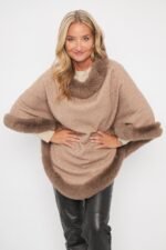 PONCHO CON PIEL - Image 2