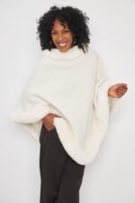 PONCHO CON PIEL - Image 2