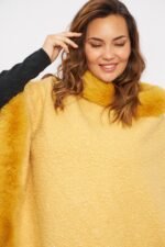 PONCHO CON PIEL - Image 3