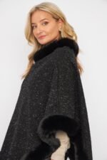 PONCHO CON PIEL - Image 3
