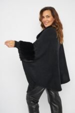 CAPA CON PUÑO - Image 3