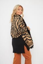 CHAL CON PIEL ANIMAL PRINT - Image 4