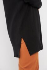 SWEATER CON LINEA Y TAJOS - Image 3