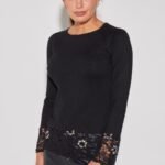 SWEATER CON ENCAJE Y PIEDRAS