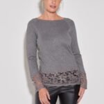 SWEATER CON ENCAJE Y PIEDRAS