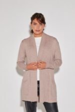 SACO LISO CON BOLSILLOS