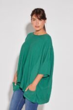 PONCHO CON DETALLE Y BOLSILLOS - Image 4
