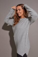 SWEATER CON BOTONES A LOS LADOS - Image 4