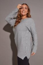 SWEATER CON BOTONES A LOS LADOS - Image 3