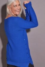 SWEATER CON BOTONES A LOS LADOS - Image 4