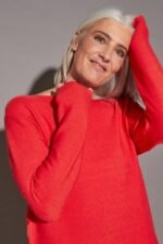 SWEATER CON BOTONES A LOS LADOS - Image 4