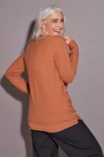 SWEATER CON BOTONES A LOS LADOS - Image 4