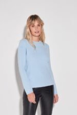 SWEATER CUELLO BASE CON OCHITOS CASHMERE LIKE - Image 2