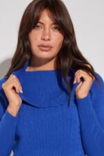 POLERON CON OCHITOS CASHMERE LIKE - Image 6