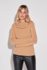POLERON CON OCHITOS CASHMERE LIKE - Image 3