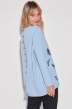 SWEATER ESTAMP BOTON ESPALDA - Image 2