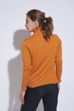 SWEATER POLERA CON DETALLES BOTONES - Image 3