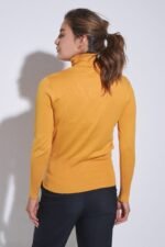 POLERA CON TRANSPARENCIA Y CIERRE - Image 3
