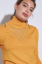 POLERA CON TRANSPARENCIA Y CIERRE - Image 5