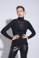 POLERA CON TRANSPARENCIA Y CIERRE - Image 3