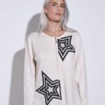 CARDIGAN CON CIERRE ESTRELLA BORDADA CON PIEDRAS