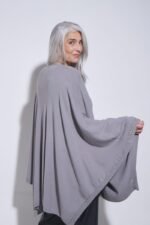 PONCHO CON PIEDRAS - Image 4