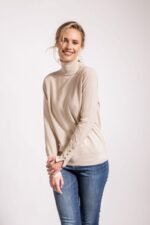 SWEATER POLERA CON DETALLES BOTONES - Image 8