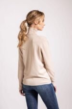 SWEATER POLERA CON DETALLES BOTONES - Image 7