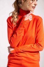 SWEATER POLERA CON DETALLES BOTONES - Image 6