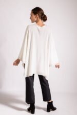 PONCHO CON PIEDRAS - Image 3