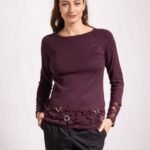 SWEATER CON ENCAJE Y PIEDRAS